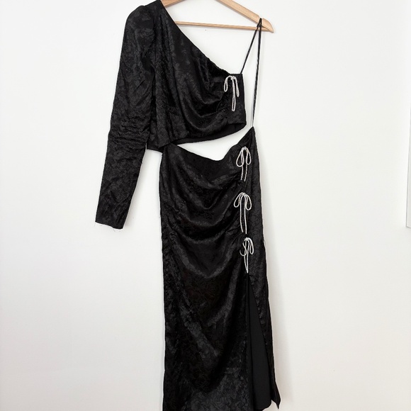 WAYF Ella cut out bow dress - Picture 2 of 6